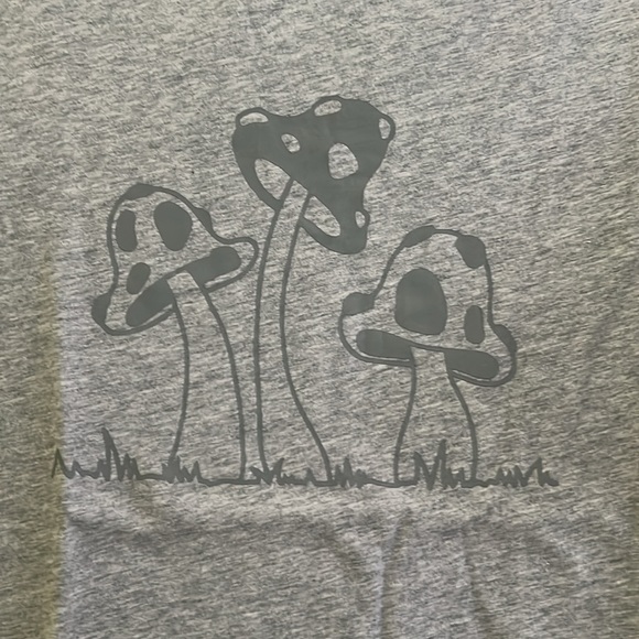 MEN’s Spring & Mercer Tee in size SMALL - Picture 2 of 4